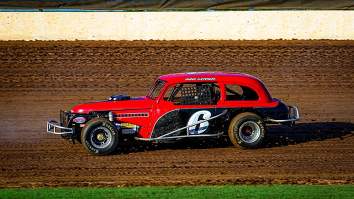Lucas Oil Speedway Spotlight: Vintage Cars a perfect fit for racing veteran Clevenger