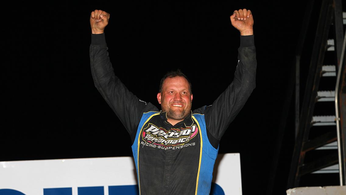 Eckrich Outduels Cooney in Caution-Free Hoker Late Model Thriller at Davenport