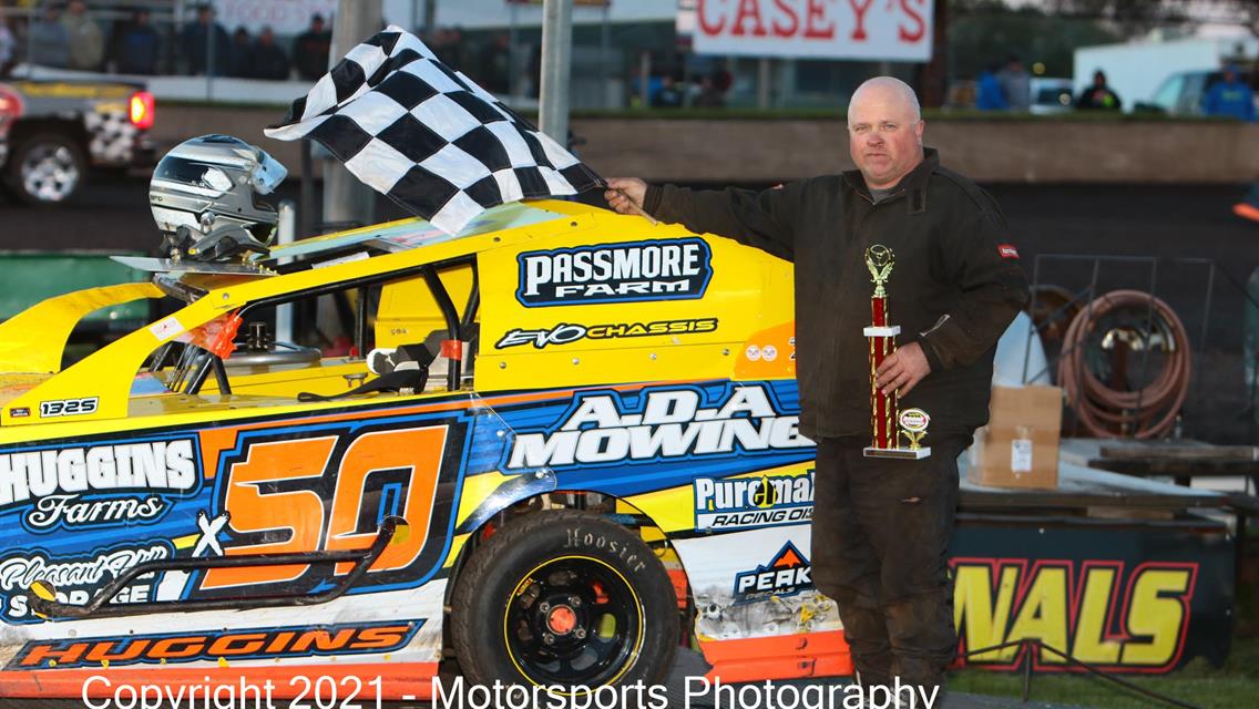 McBirnie by a nose in thrilling Modified victory