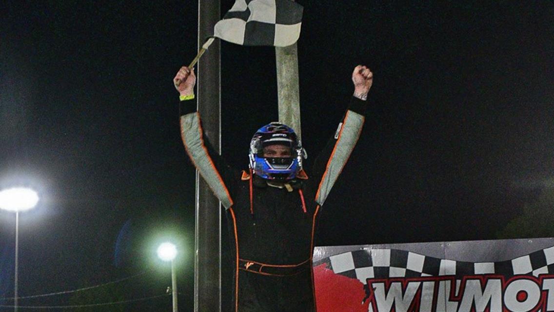 Carlson 4 for 4 in Modified Competition