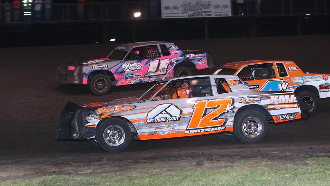 It&#39;s Shute in a thriller at the line, Van Horn, Lynch, Smith, and May also see checkers