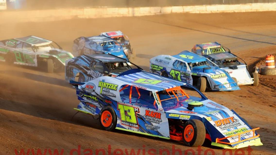 Roedl and Czarapata capture checkers at Outagamie Speedway