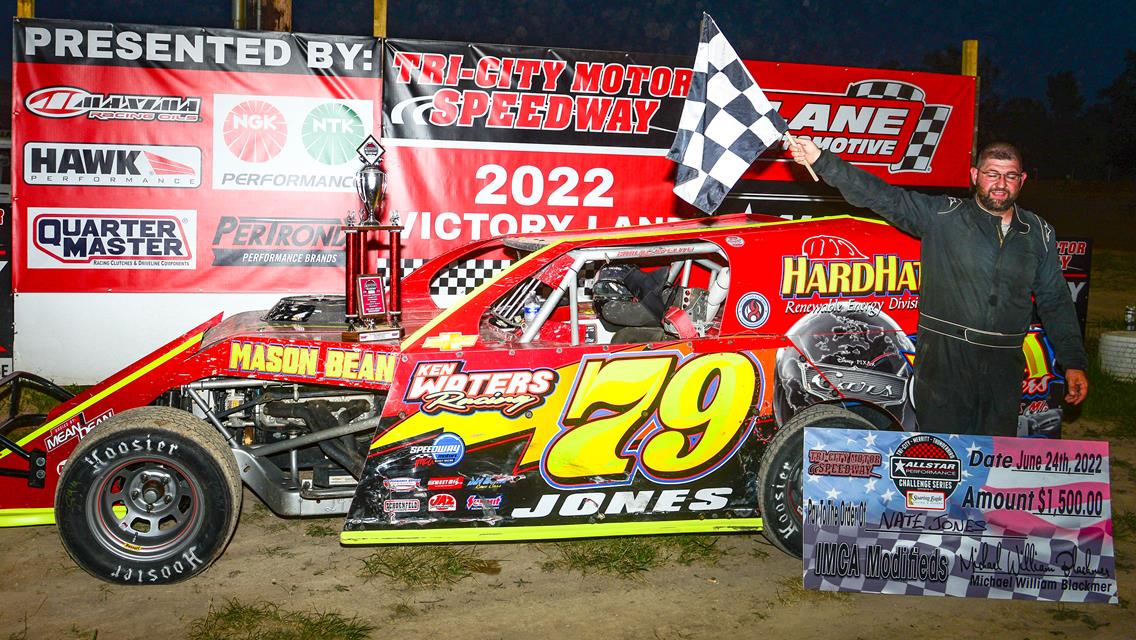 Jones Continues Winning Streak at Tri-City Motor Speedway