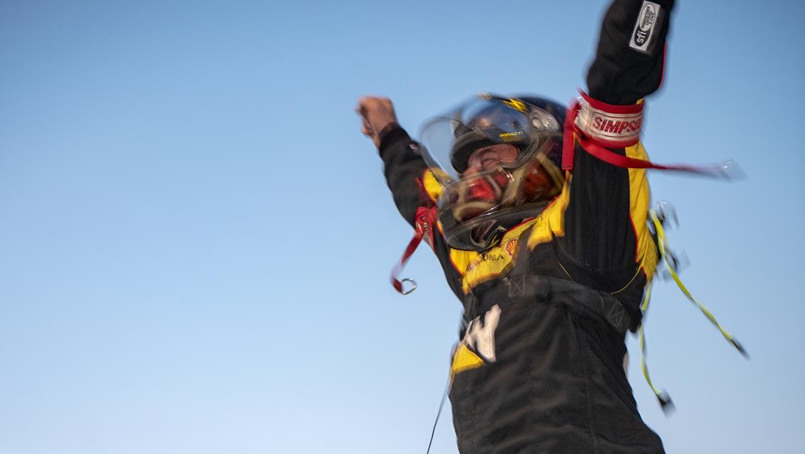Weist Clinches 7th Straight Championship with Victory