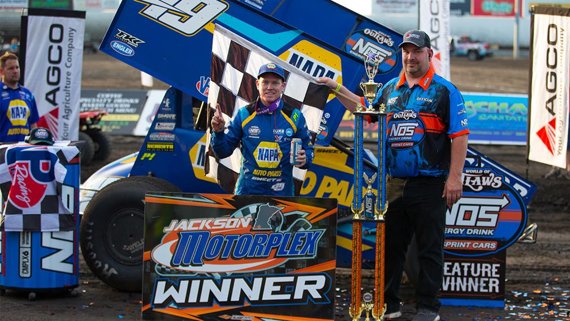 ROUND ONE KNOCKOUT: Brad Sweet wins first round of AGCO Jackson Nationals