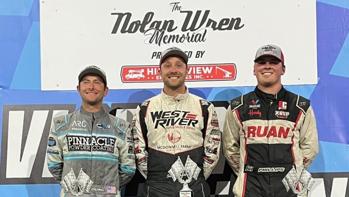 White Flag Pass Nets Scott Bogucki First Ever Knoxville 410 Win!