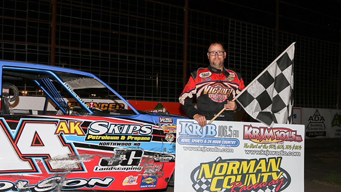 Pavlicek Prevails for Sanders Mod Tour Win