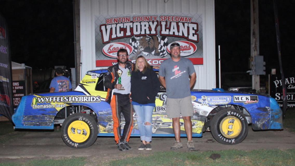 Berry Jr. Tops Stellar Field of IMCA Modifieds In Speed Shift TV Dirt Knights Tour
