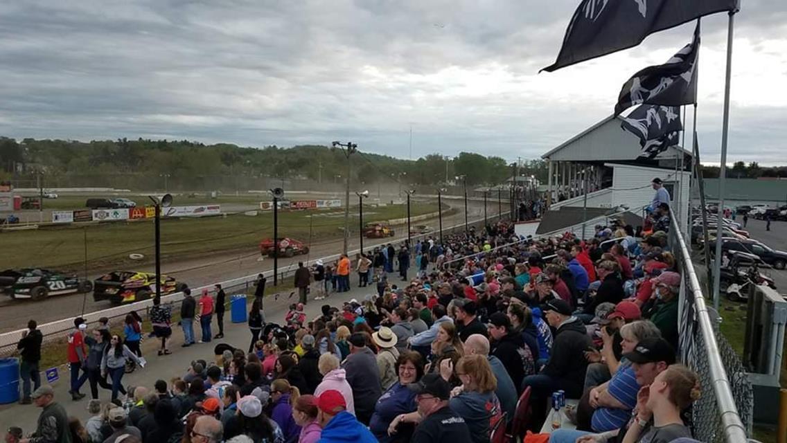 Affordable $11 Weekly Admission Returns plus â€˜Dollar Nightâ€™ and Two â€˜$5 Nightsâ€™ at Fonda Speedway
