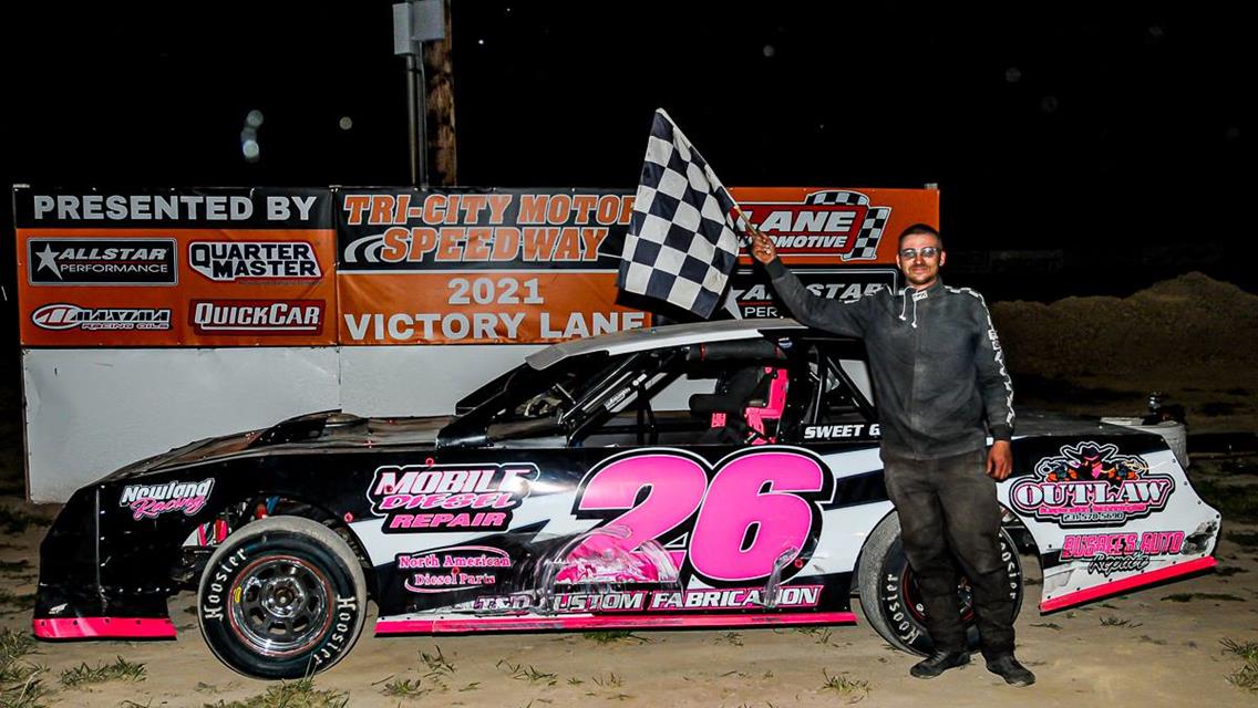 Loomis Wins Big at Tri-City Motor Speedway