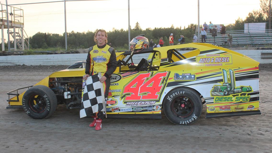 Mcgowen Wins First Ever Feature! Hunter, Thomas, and Farr Win Main Events