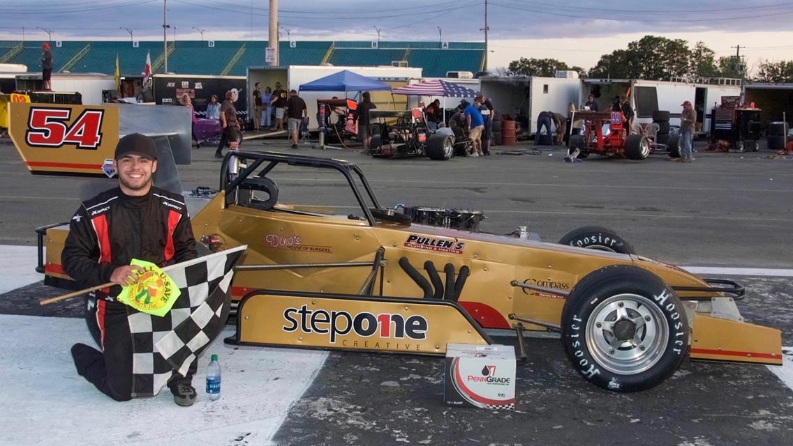 Camden Proud Captures Novelis Supermodified &#39;Rookie of the Year&#39; Award