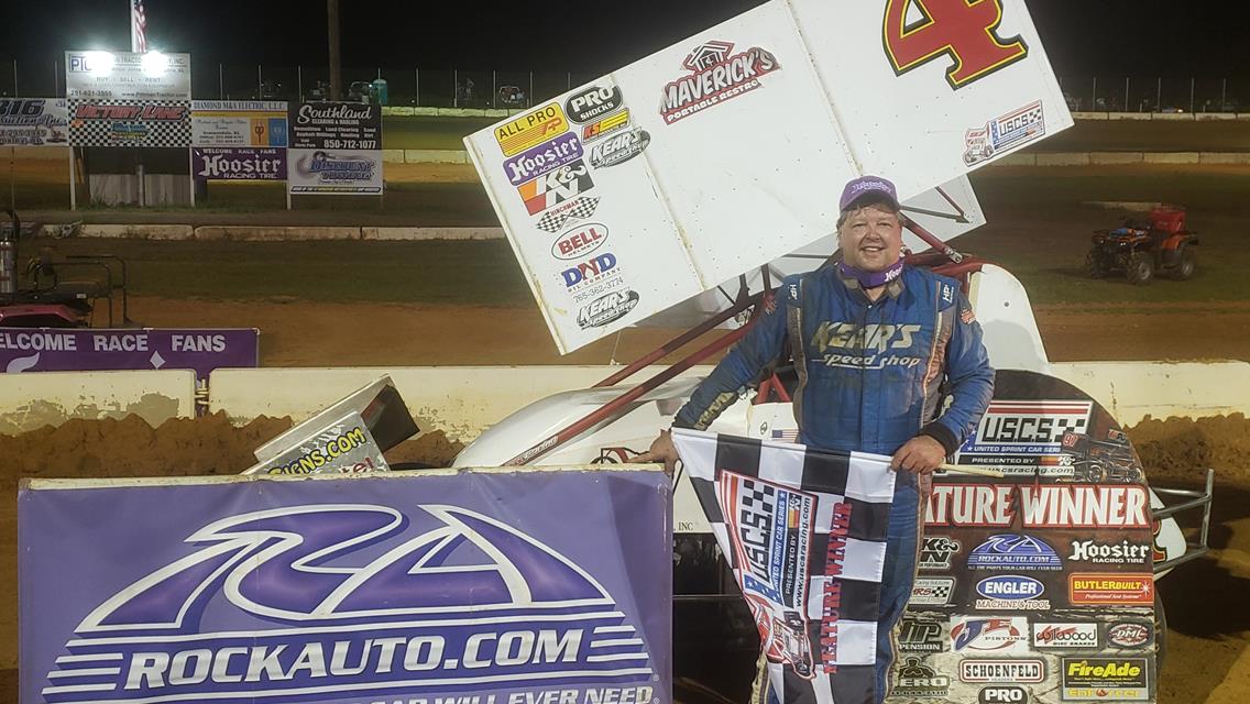 Danny Smith wears the 2021 USCS National Champion Crown