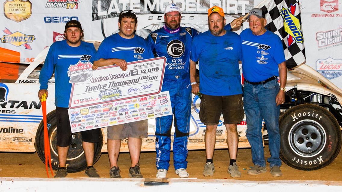 Owens’ Misfortune Spells Victory for Davenport
