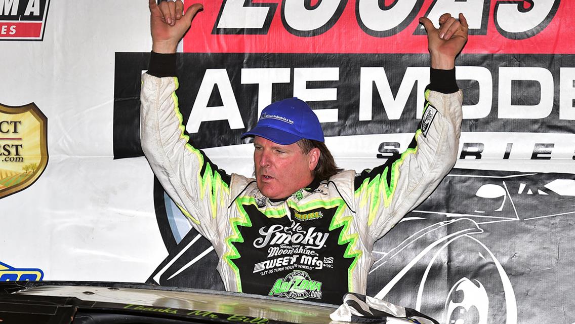 Scott Bloomquist Edges Moore and Gustin in Terrific Finish at ARK-LA-TEX Speedway