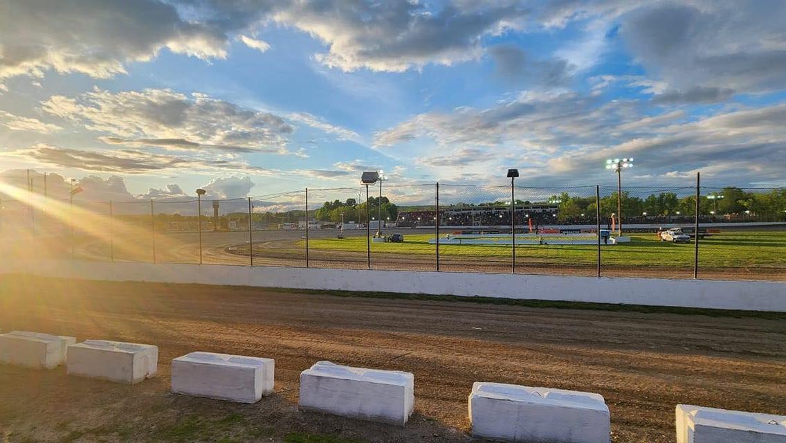 STSS Race Day: Outlaw Showdown Storylines, Stars & Sleepers