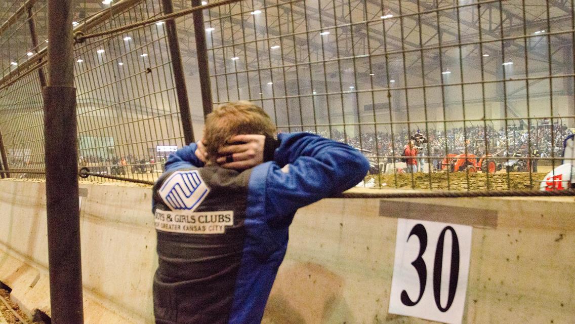 Nelson's First Turkey Night Showing Earns Good Resul