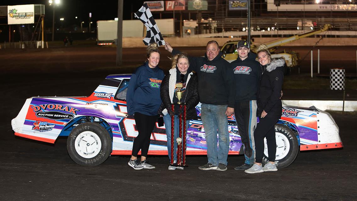 Frostbuster wins to Braaksma, Richards, Carter and Smith