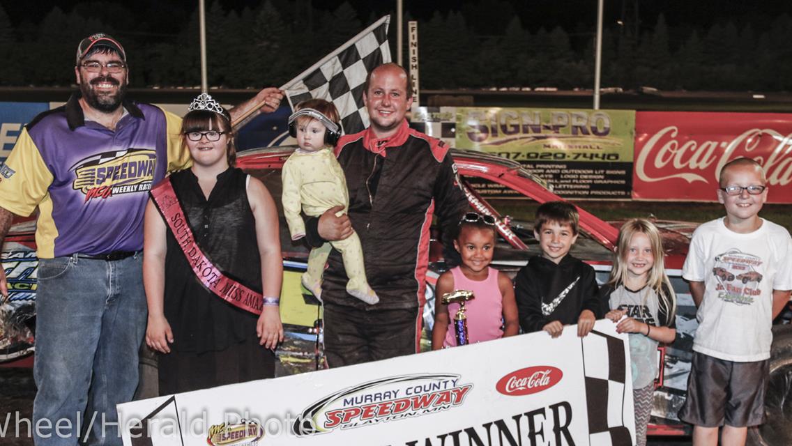 Racing Action at Murray County Speedway