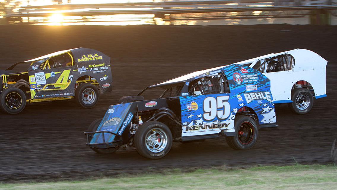 It&#39;s Shute in a thriller at the line, Van Horn, Lynch, Smith, and May also see checkers