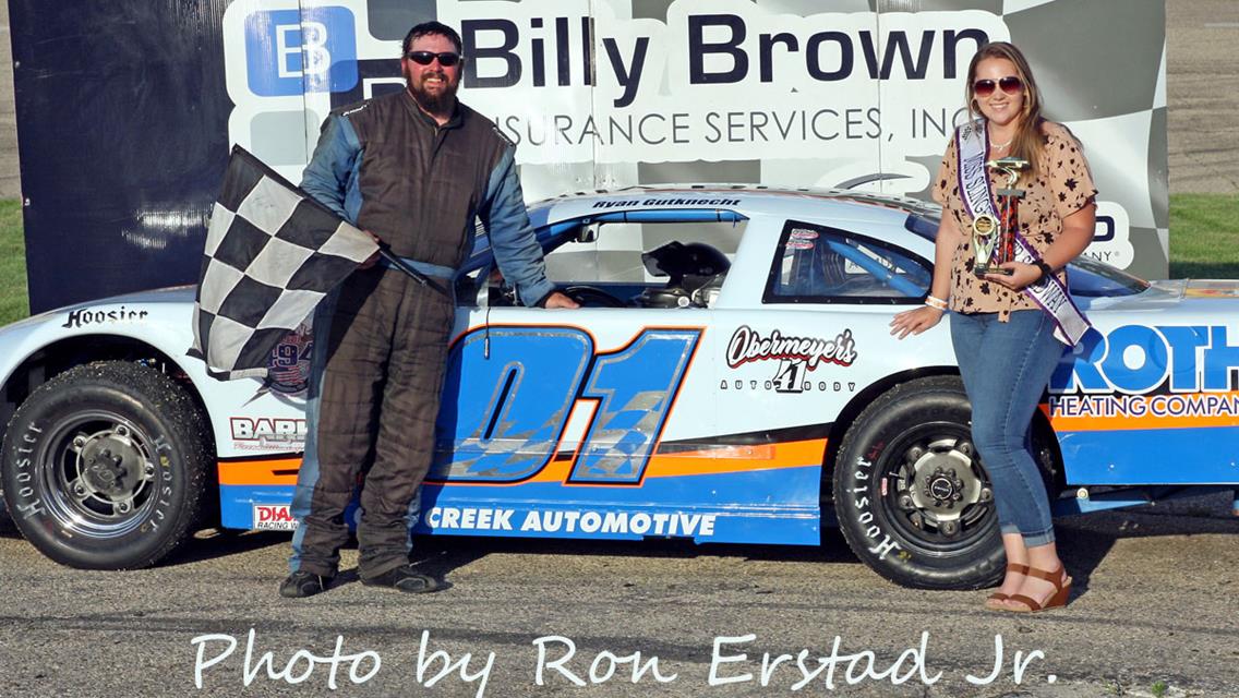 Schley tops the 50-Lap Slinger Late Model Feature on Vintage Night