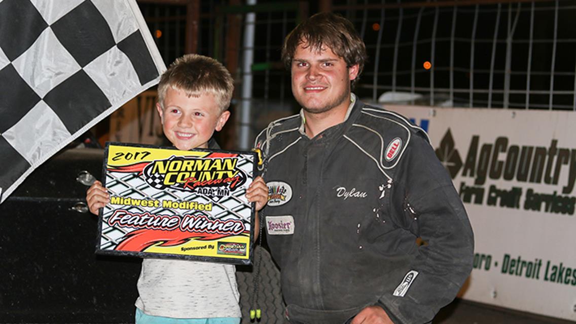 Pavlicek Prevails for Sanders Mod Tour Win