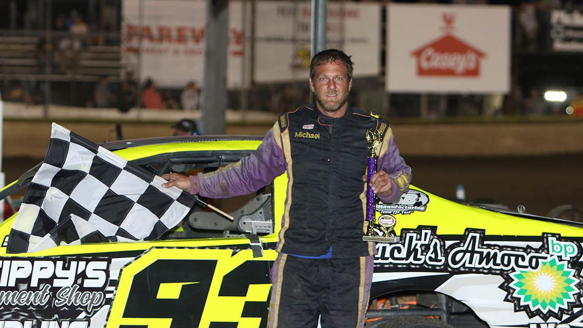 Smith scores first Modified win, Jaennette takes thrilling Stock Car victory