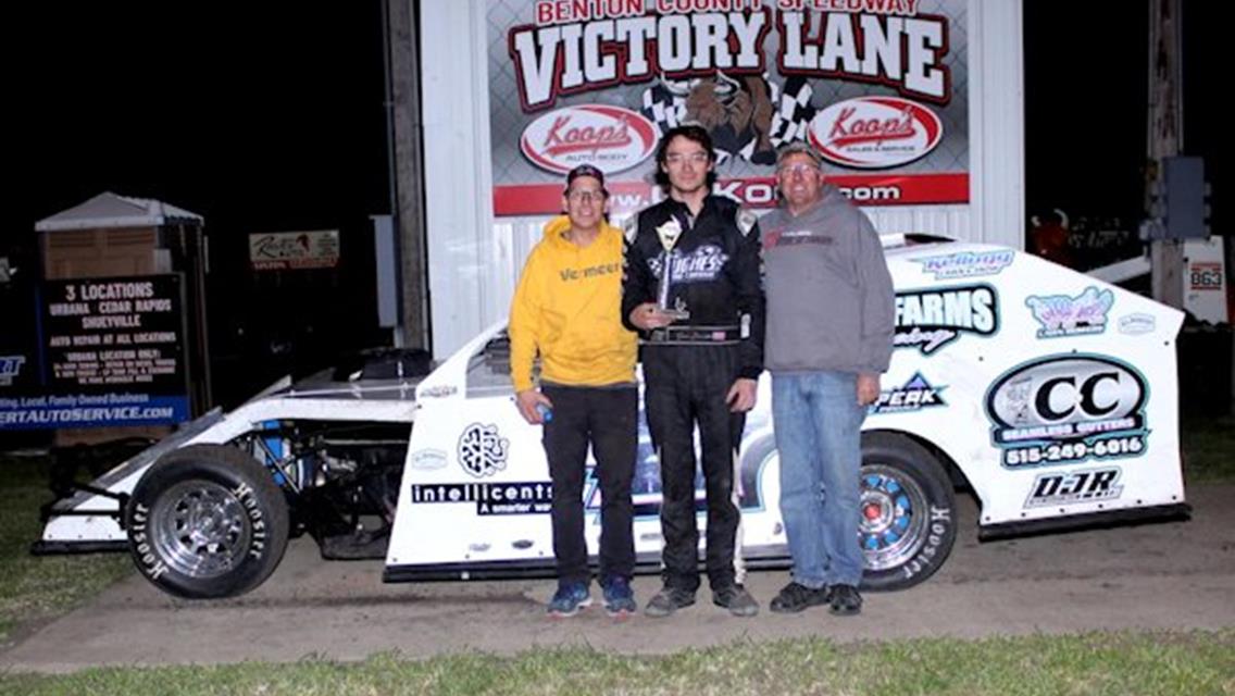 Steenbergen holds on for $1,000 IMCA Stock Car payday at Benton County Speedway