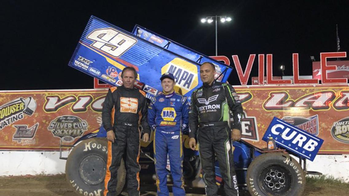 Sweet flies World of Outlaws checkers at Lernerville
