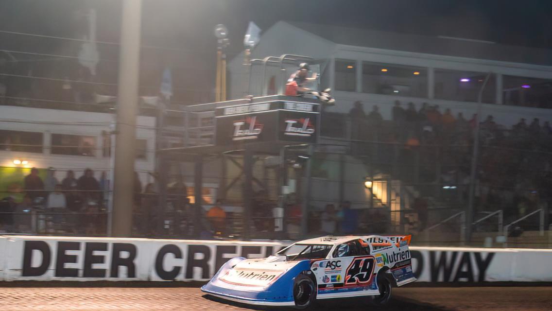 Davenport Dominates Friday Night Preliminary at Deer Creek