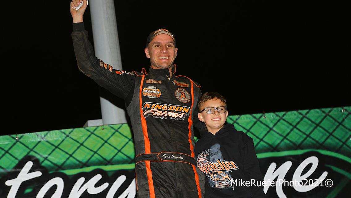 Unzicker Bests Shirley for Thaw Brawl Prelim Win