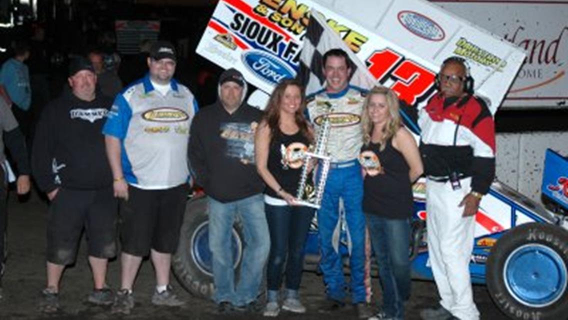 Mark and crew in victory lane at Huset&#39;s