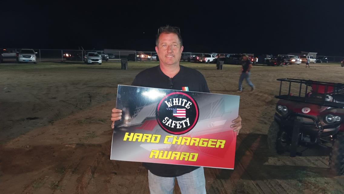 Leonard battles to a Sooner Late Model victory at 81 Speedway