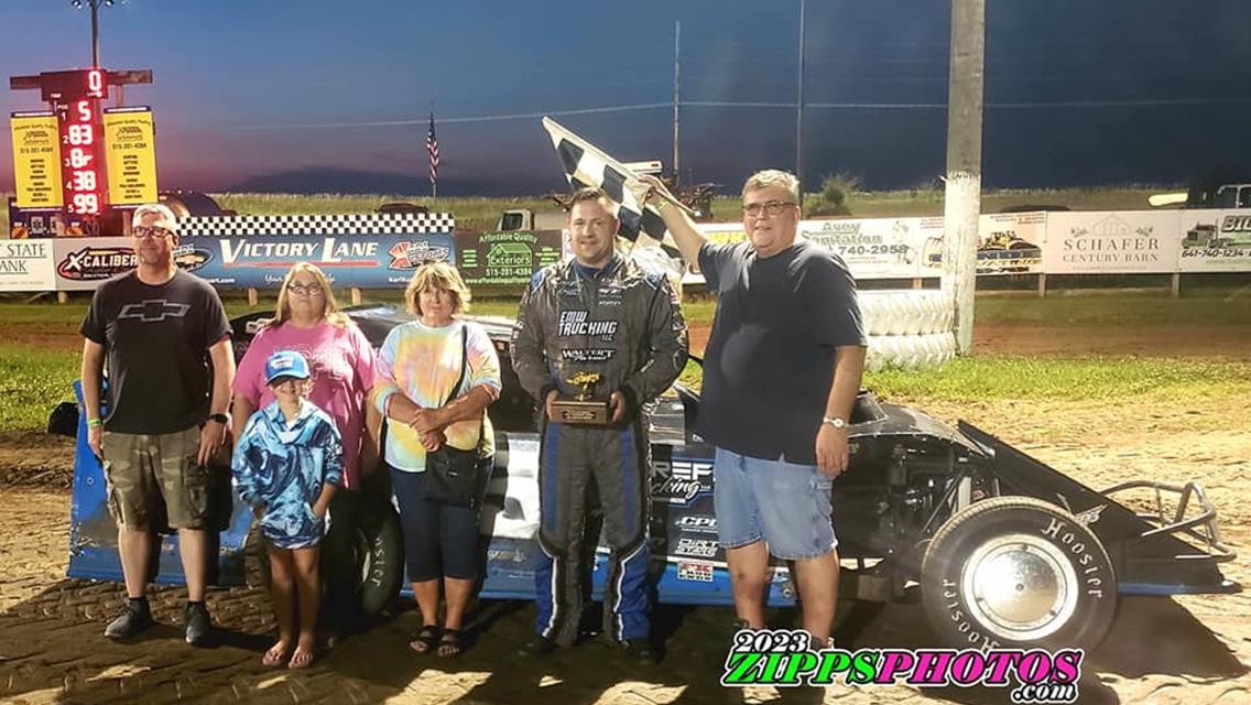 Shute Victorious at Davis Memorial