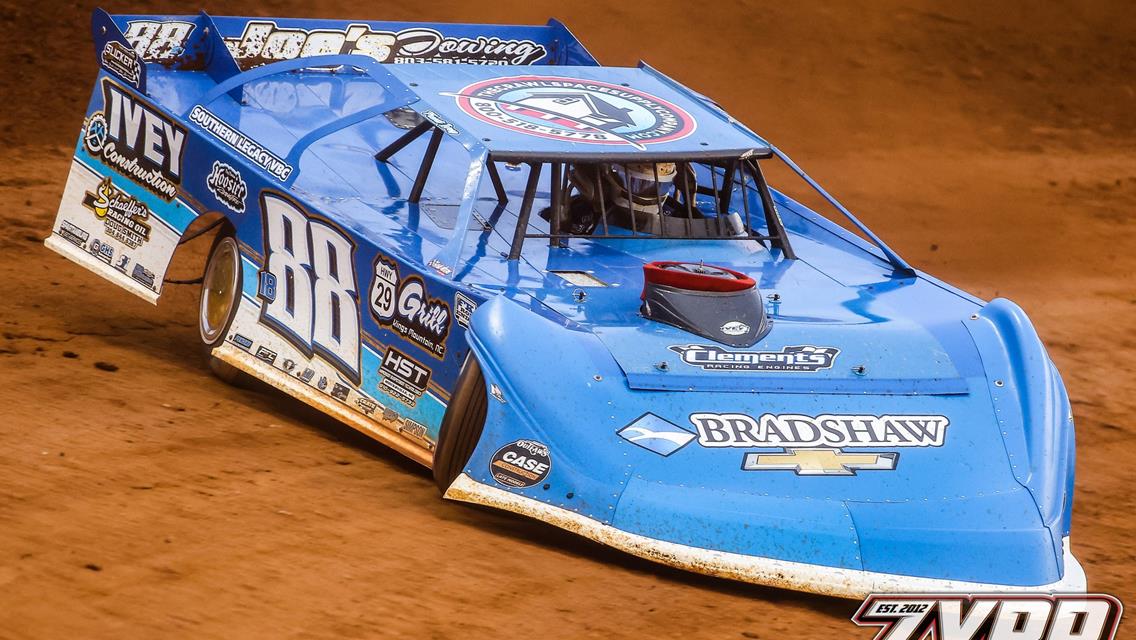 Dirt Track at Charlotte (Concord, NC) – World of Outlaws Case Late Model Series – World Finals – November 2nd-5th, 2022. (Zach Yost photo)