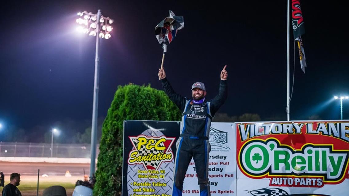 Dillard tops World of Outlaws foes at Outagamie Speedway