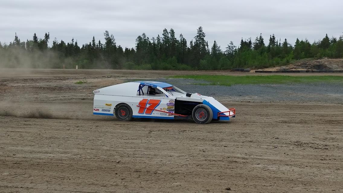 Thirteen Cars Attend First Practice at LOW Speedway