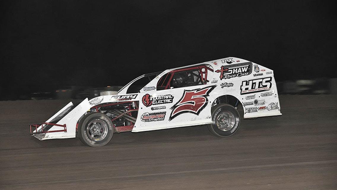 Duel in the Desert brings Tayor to Las Vegas