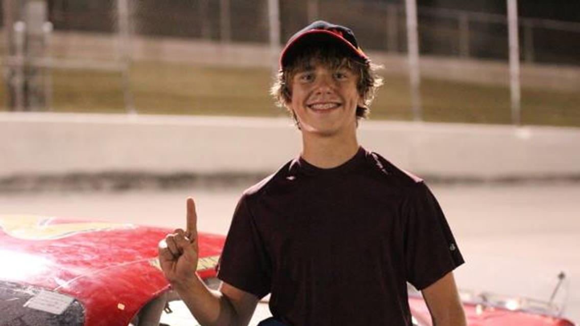 Kyle Donahue wins Pro Late Model Race
