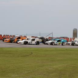 ATTENTION RACE FANS