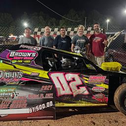 Logan Brown wins at Clarksville Speedway