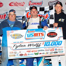 USMTS Nordic Nationals trophy dances with Wolff
