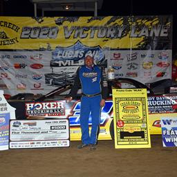 Chris Simpson fends off Pierce in Lucas Oil MLRA
