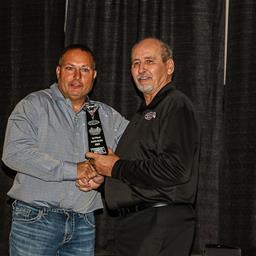 Lucas Oil Speedway Champions Spotlight: Wells combines competitive fire and fun for Late Model crown