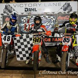 BAILEY FINALLY BREAKS INTO OUTLAW MADDOG $ERIES VICTORY LANE