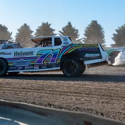 GRAGER DOMINATES IN MANDAN