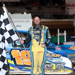 Gustin back in Victory Lane