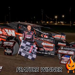 MAT WILLIAMSON, CODY MCPHERSON, ROB MURRAY, TYLER WINGER, TYLER LAFANTAISE AND DUSTIN DUGA SEAL THE DEAL AT MERRITTVILLE ON AUTOGRAPH NIGHT