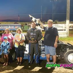 Shute Victorious at Davis Memorial