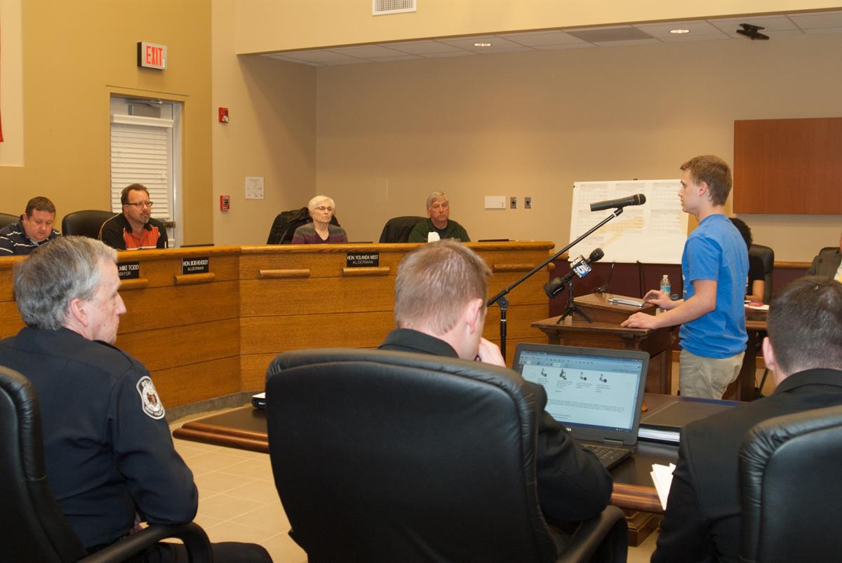 Tyler Nelson addresses Grain Valley City Council